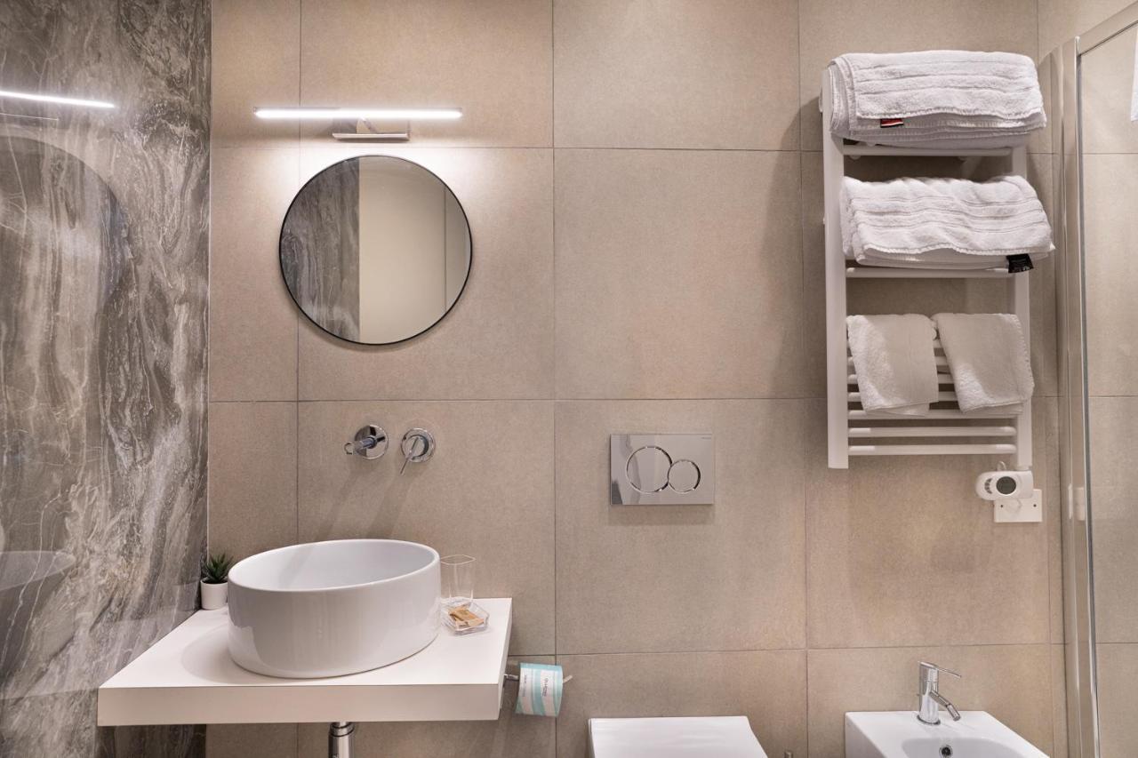 Sant'Agostino Luxury Apartments คาตาเนีย ภายนอก รูปภาพ