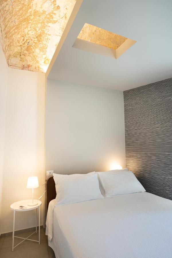 Sant'Agostino Luxury Apartments คาตาเนีย ภายนอก รูปภาพ